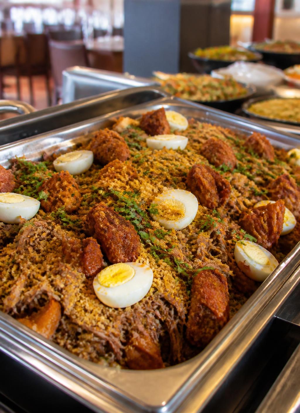 Cuba de buffet com preparação especial, variedade e apelo gastronômico